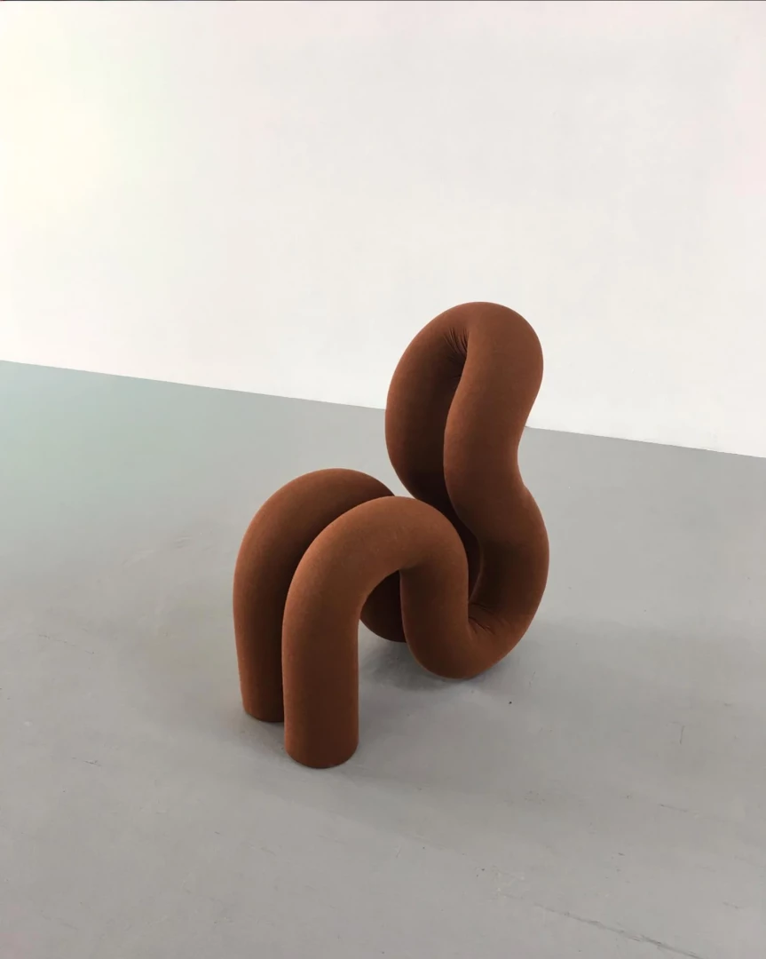 7M Chair - Image 1