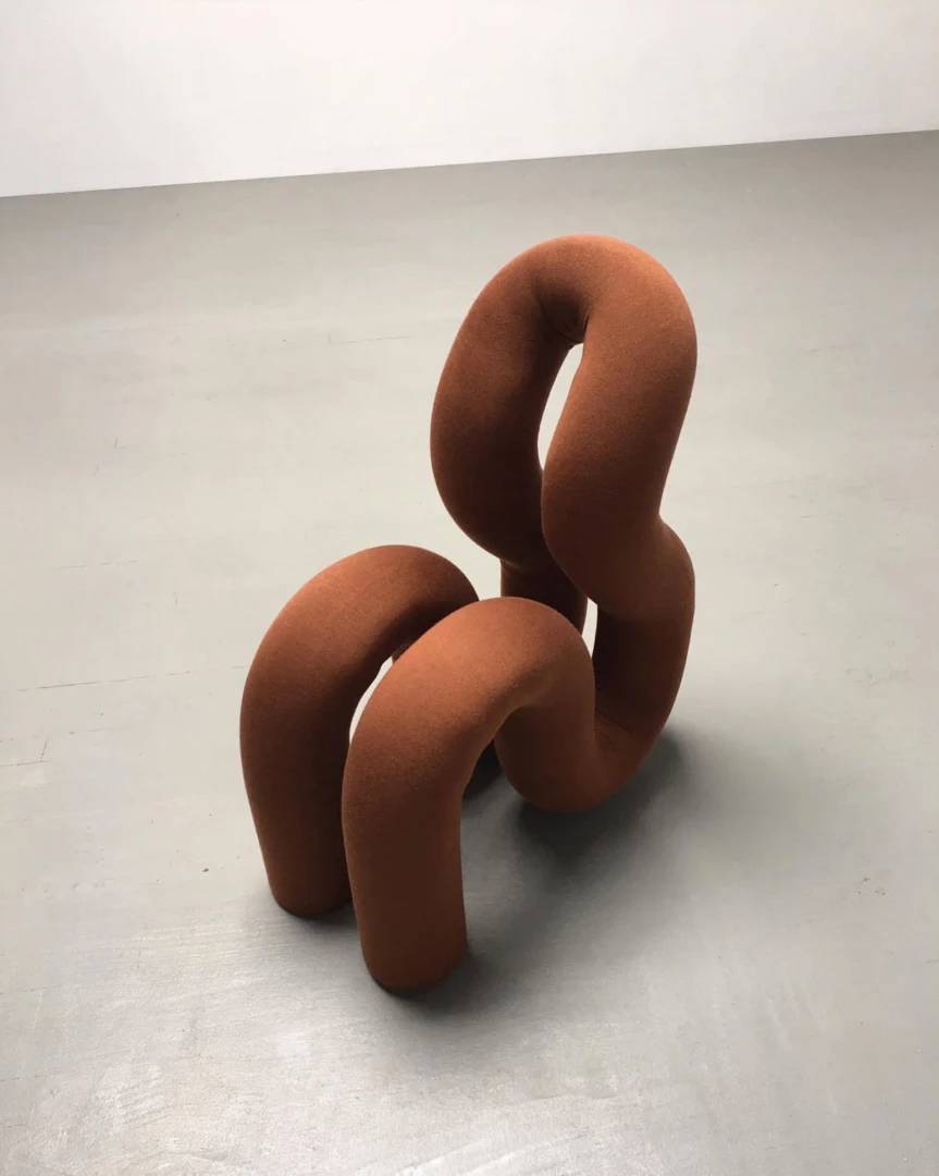 7M Chair - Image 4